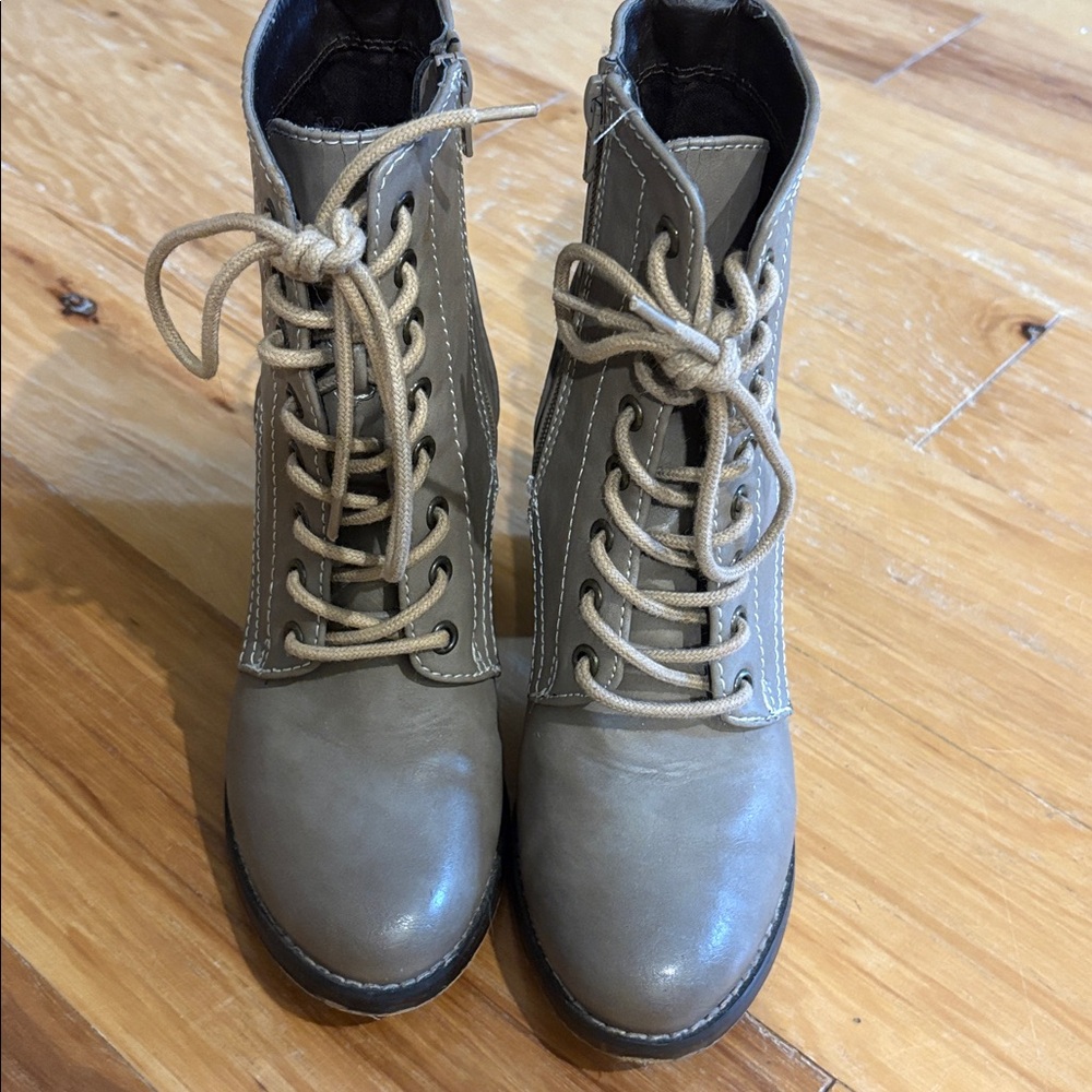 Taupe /Grey Boots